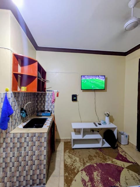 TV and multimedia, Kitchen or kitchenette, Seating area