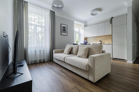 TV and multimedia, Kitchen or kitchenette, Living room, Seating area
