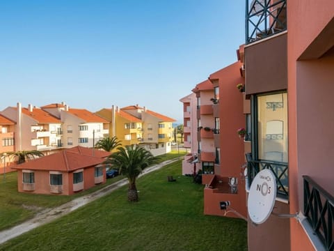 Property building, Day, Neighbourhood, Street view