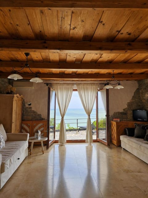 Living room, Lake view, Lake view