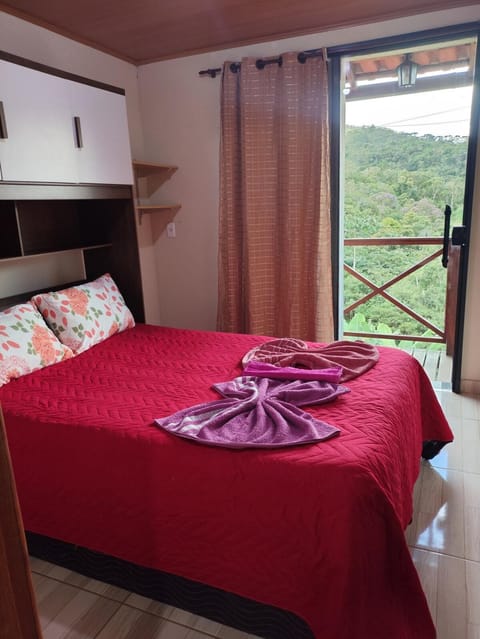 Bed, Bedroom, Mountain view