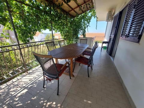 Balcony/Terrace, children, Family