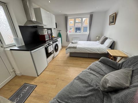 Communal lounge/ TV room, TV and multimedia, Kitchen or kitchenette, Bedroom