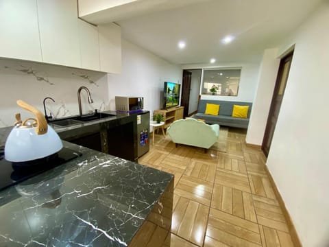 Kitchen or kitchenette, Seating area, dishwasher, minibar