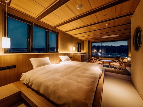 Bed, Living room, Photo of the whole room, Bedroom