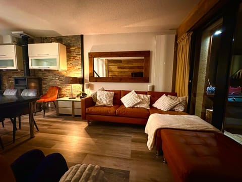 Les Ecureuils Squirrel Lodge Apartment in Oz