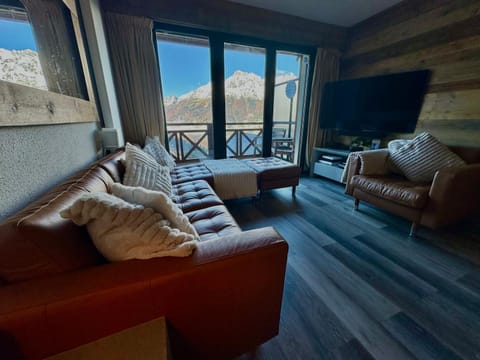 Les Ecureuils Squirrel Lodge Apartment in Oz