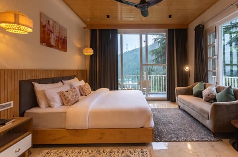 Living room, Bedroom, Mountain view