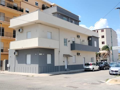 Property building, Location