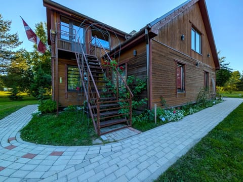 Property building, Day