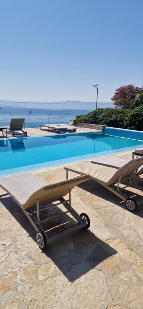 Pool view, Pool view, Sea view, Swimming pool, Swimming pool, Swimming pool, sunbed