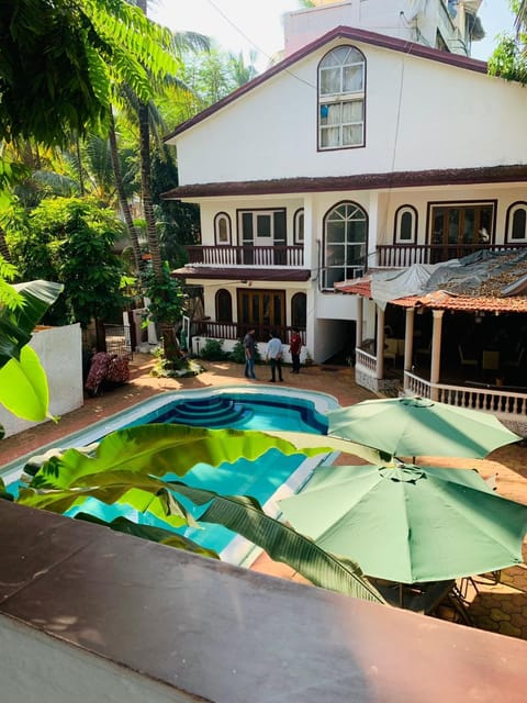 Property building, Restaurant/places to eat, Pool view, Swimming pool