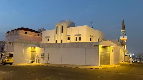Property building, Parking