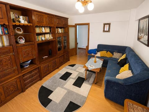 Library, Living room, Seating area
