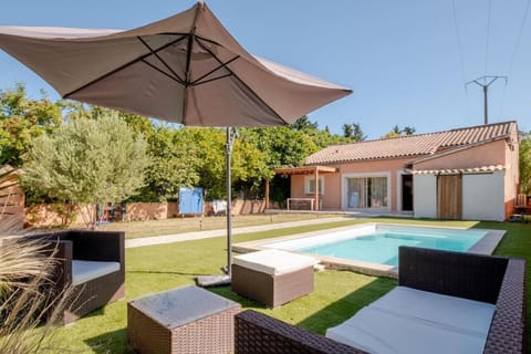 Property building, Patio, Day, Garden, Garden view, Pool view, Swimming pool, sunbed