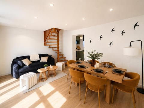 Living room, Dining area