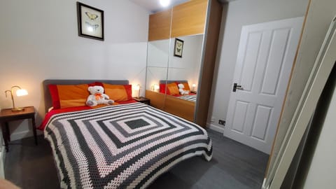Bed, Photo of the whole room, Bedroom, wardrobe