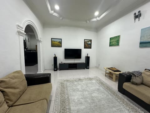 Communal lounge/ TV room, TV and multimedia, Living room