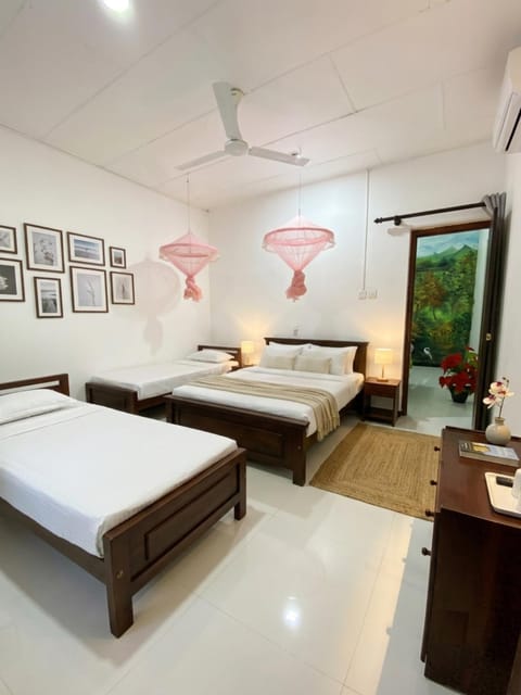Bed, Bedroom, air conditioner