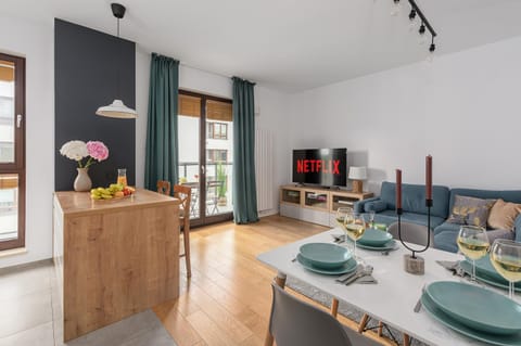 Kitchen or kitchenette, Living room, Seating area, Dining area