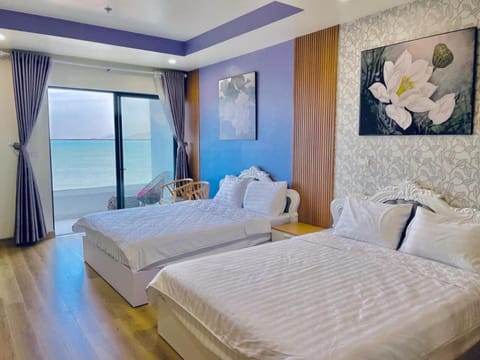 Property building, Bed, Photo of the whole room, Bedroom