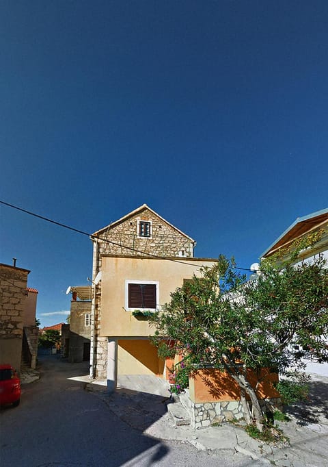 Property building, Day, Neighbourhood, Street view