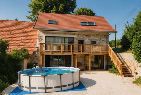 Property building, Pool view, Swimming pool