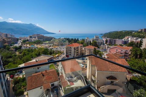 City view, Sea view