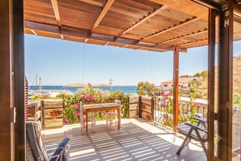 Patio, Day, Natural landscape, View (from property/room), Balcony/Terrace, Dining area, Sea view