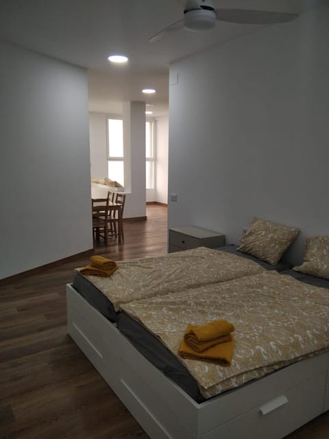 Bed, Living room, Photo of the whole room, Bedroom