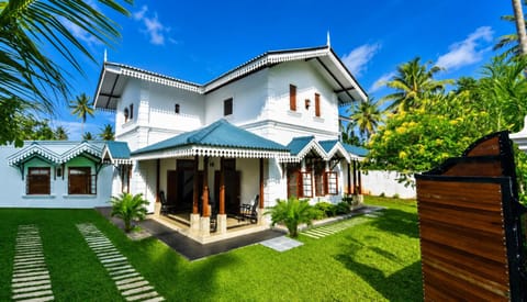 Property building, Spring, Day, Garden, Garden view