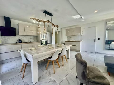 Kitchen or kitchenette, Living room, Dining area, dishwasher, oven