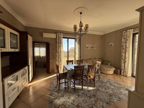 TV and multimedia, Living room, Dining area