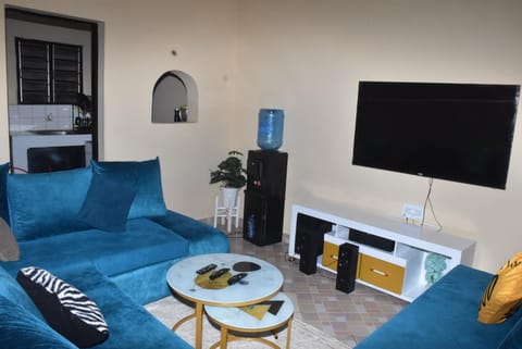 Communal lounge/ TV room, Living room, Seating area