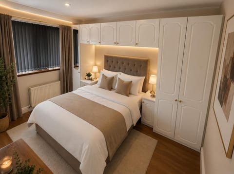 Bed, Photo of the whole room, Bedroom, wardrobe