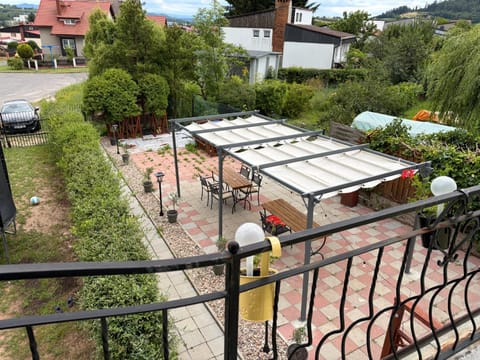 Day, Natural landscape, Garden, Garden view, Mountain view, Location, Parking