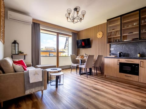 TV and multimedia, Kitchen or kitchenette, Living room, Seating area, Dining area, minibar, pet friendly