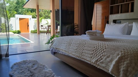 Bedroom, Pool view