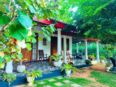 Property building, Patio, Spring, Day, Garden, Garden view