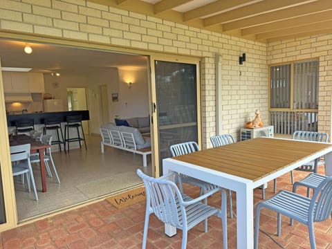 Patio, Balcony/Terrace, Seating area