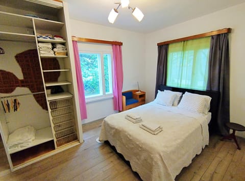 Bed, Photo of the whole room, Bedroom, wardrobe