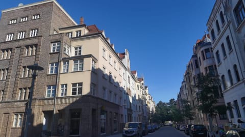 Facade/entrance, Neighbourhood, Street view, Quiet street view