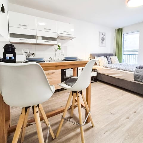 Bed, Kitchen or kitchenette, Living room, Dining area, Bedroom