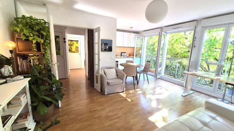 Garden, Kitchen or kitchenette, Living room, Seating area, Dining area, Garden view