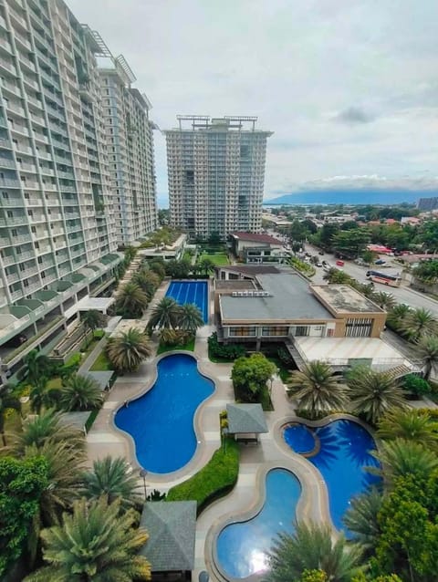 Property building, Day, Pool view, Swimming pool