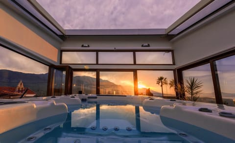 Natural landscape, Bird's eye view, Hot Tub, Balcony/Terrace, Spa and wellness centre/facilities, Mountain view, Pool view, Sea view, Sunset