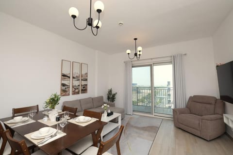 TV and multimedia, Balcony/Terrace, Living room, Seating area, Dining area, Evening entertainment