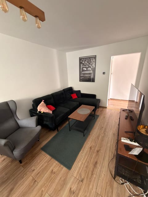 Communal lounge/ TV room, Bed, TV and multimedia, Living room
