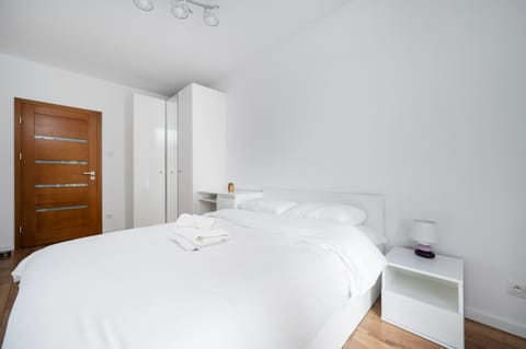 Bed, Photo of the whole room, Bedroom, towels, wardrobe