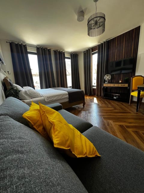 Bed, Seating area, Bedroom
